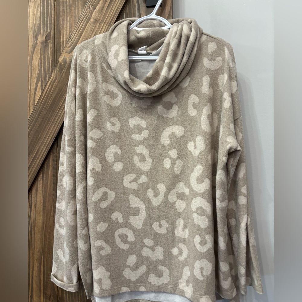 Women’s soft cowl neck tunic in large
